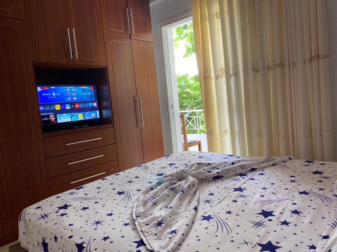 Tulipani Apartments Near Port Sarandë エクステリア 写真