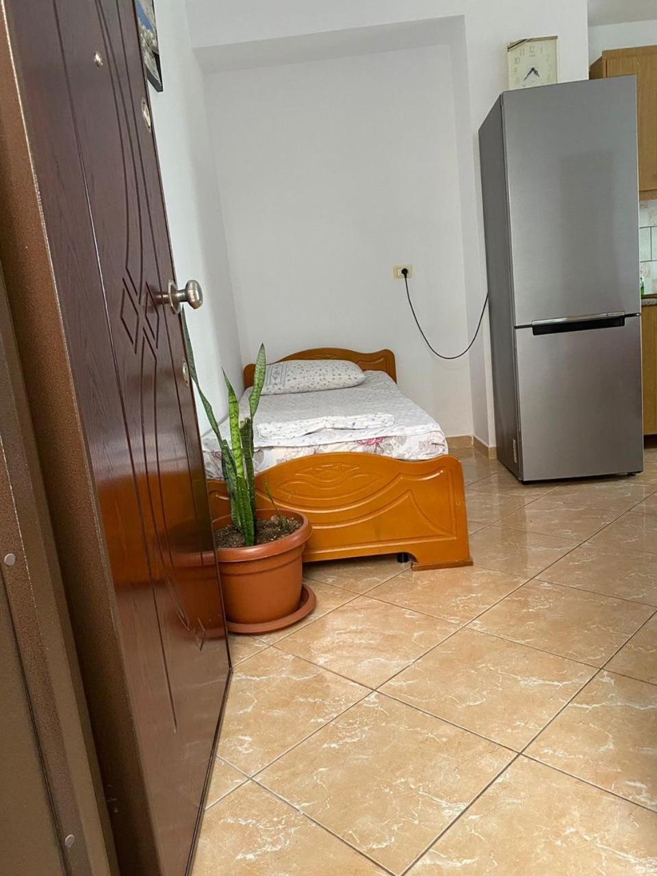 Tulipani Apartments Near Port Sarandë エクステリア 写真